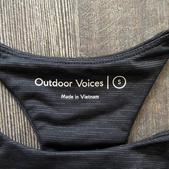 Outdoor Voices | Move Free Crop Top - Picture 3 of 5